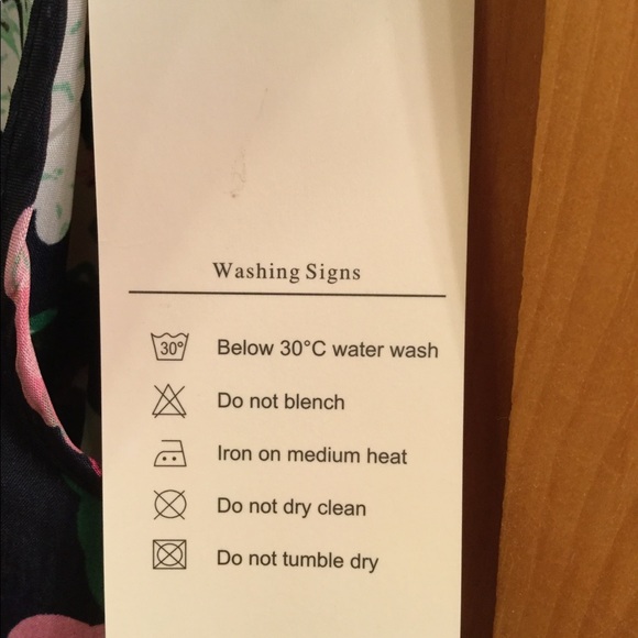 Dress - Picture 3 of 5